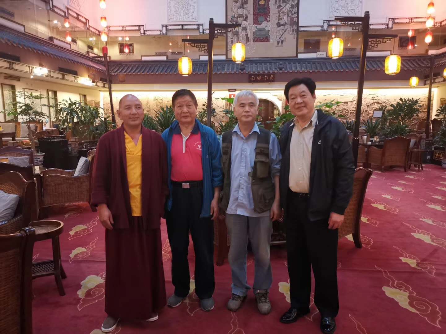周晓光从摆地摊起家到亿万富翁的创业故事