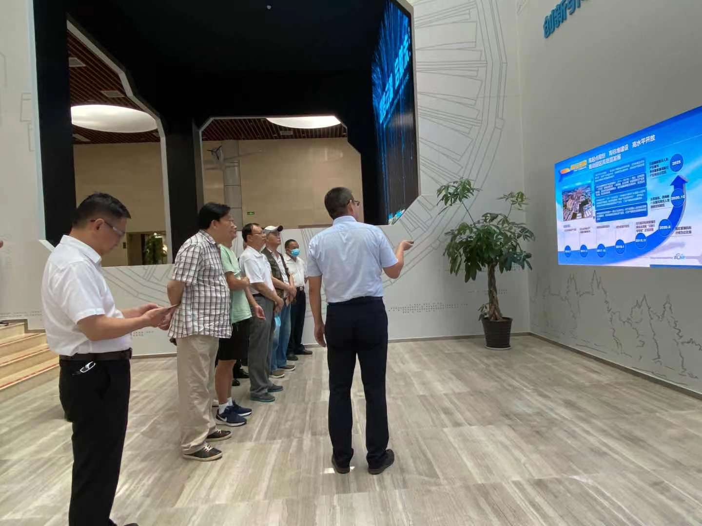 中心专家组到自贡市贡井区考察