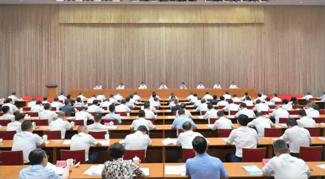 王晓晖在全省县域经济高质量发展推进会议上强调 奋力推动县域经济高质量发展 夯实四川现代化建设底部支撑